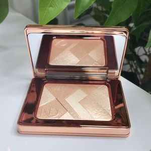 I NEED A NUDE GLOW HIGHLIGHTER